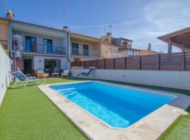 Фотографія готелю: Veinat de Sant Llorenc Villa Sleeps 8 Pool WiFi