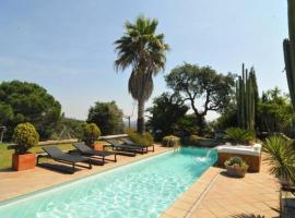 Hotel Photo: Sant Ponc Villa Sleeps 4 Pool