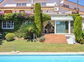 Hotel kuvat: Calella Villa Sleeps 8 Pool Air Con WiFi