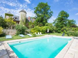 Hotel Foto: Cazoules Chateau Sleeps 18 Pool WiFi