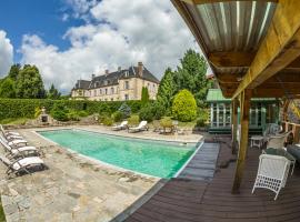 Hotel foto: Saint-Martial-de-Valette Chateau Sleeps 10 Pool
