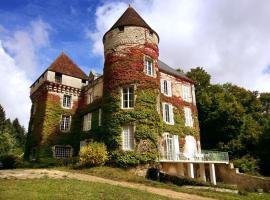 호텔 사진: Nervaux Chateau Sleeps 28 Pool WiFi