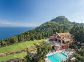 Hotel Foto: Gastouri Villa Sleeps 17 Pool Air Con WiFi