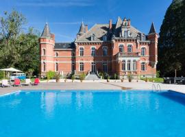 Photo de l’hôtel: Lorp-Sentaraille Chateau Sleeps 26 Pool WiFi