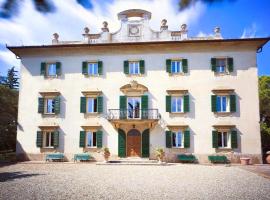 Hotel Photo: Case Bolzano Villa Sleeps 12 Pool Air Con WiFi