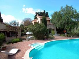 Hotel foto: Istres Apartment Sleeps 2 Pool