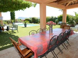 Hotel foto: Le Muy Villa Sleeps 6 Pool