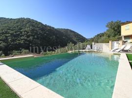 ホテル写真: Auribeau-sur-Siagne Villa Sleeps 6 Pool