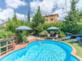 Foto di Hotel: Vinci Villa Sleeps 8 Pool Air Con WiFi