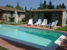 Hotelfotos: Gavorrano Villa Sleeps 8 Pool