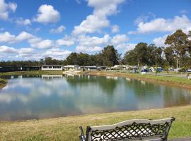 Australian Motor Home Tourist Park Twelve Mile Creek, ξενοδοχείο σε Karuah