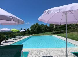 Zdjęcie hotelu: Colle di Val d'Elsa Villa Sleeps 2 Pool Air Con
