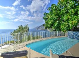 Zdjęcie hotelu: Arienzo Villa Sleeps 12 Pool Air Con WiFi