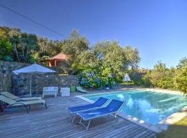 ホテル写真: Capri Leone Villa Sleeps 7 Pool Air Con WiFi