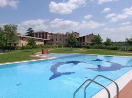 Photo de l’hôtel: Garda Apartment Sleeps 5 Pool WiFi