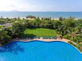 Sanya Seacube Holiday Hotel