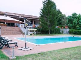 Fotos de Hotel: Lorenzana Villa Sleeps 10 Pool WiFi