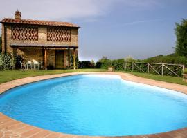 होटल की एक तस्वीर: Sant'Agostino Villa Sleeps 6 Pool Air Con WiFi