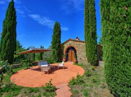 Hotel Photo: Gaiole in Chianti Villa Sleeps 8 Pool Air Con