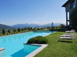 Hotel Foto: Piantini Apartment Sleeps 4 Pool