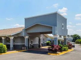 Quality Inn & Suites Greenville - Haywood Mall, hotel in Greenville