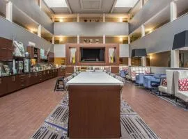 Quality Suites Nashville Airport
