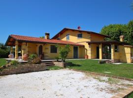 Fotos de Hotel: Marina di Pietrasanta Villa Sleeps 10 Pool Air Con