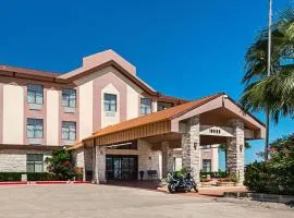 Quality Inn & Suites, hotel in Buda
