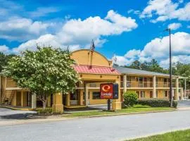 Econo Lodge Inn & Suites at Fort Moore, khách sạn ở Columbus