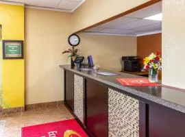 Baymont Inn & Suites by Wyndham Newton IA