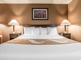 Quality Inn Elgin I-90, Hotel in Elgin