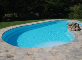 A picture of the hotel: Poggiolo-Salaiole Villa Sleeps 12 Pool WiFi