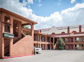 รูปภาพของโรงแรม: Econo Lodge Midtown Albuquerque