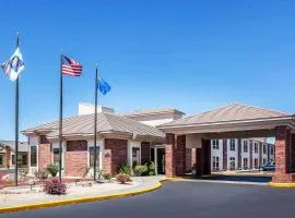 Comfort Inn & Suites Near Fallon Naval Air Station、ファロンのホテル