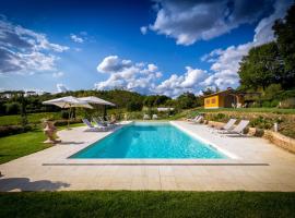 Hotel foto: San Piero a Sieve Villa Sleeps 14 Pool Air Con WiFi