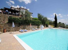 Hotel Foto: Malva Nuova Squarcia Villa Sleeps 23 Pool Air Con