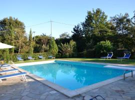 מלון צילום: Montanare Villa Sleeps 14 Pool WiFi