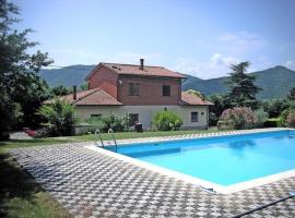 Hotel Photo: Il Passaggio Villa Sleeps 10 Pool Air Con WiFi