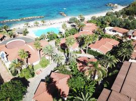 A picture of the hotel: Hotel Villaggio Cala Di Volpe