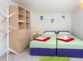 Hotel Photo: apartment bravo - studio apartment with terrace and garden view