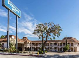 ホテル写真: Rodeway Inn Magic Mountain Area