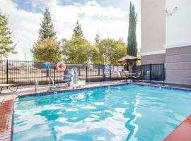 Comfort Suites Clovis, hotel em Clovis