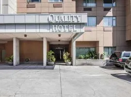 Comfort Hotel Vancouver Airport
