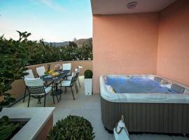 Hotelfotos: apartment vivaldi deluxe - three bedroom apartment with jacuzzi and sea view