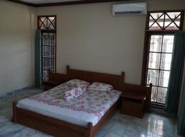 Hotel Photo: OPY-PELEM 1