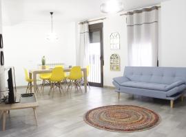 A picture of the hotel: Alarife_1. Apartamentos EnaMoraTE