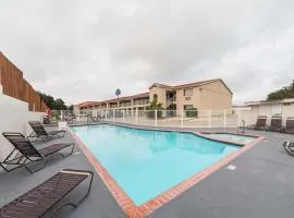 Motel 6-San Antonio, TX - Fiesta Trails