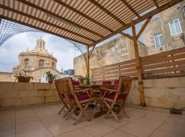Hotel Photo: Huge Townhouse in The City Centre of Valletta