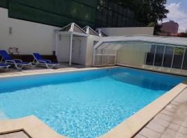 Hotel fotografie: apartment with one bedroom in guimarães, with wonderful mountain view, pool a...