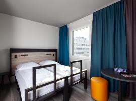 Hotel Photo: a&o Frankfurt Ostend